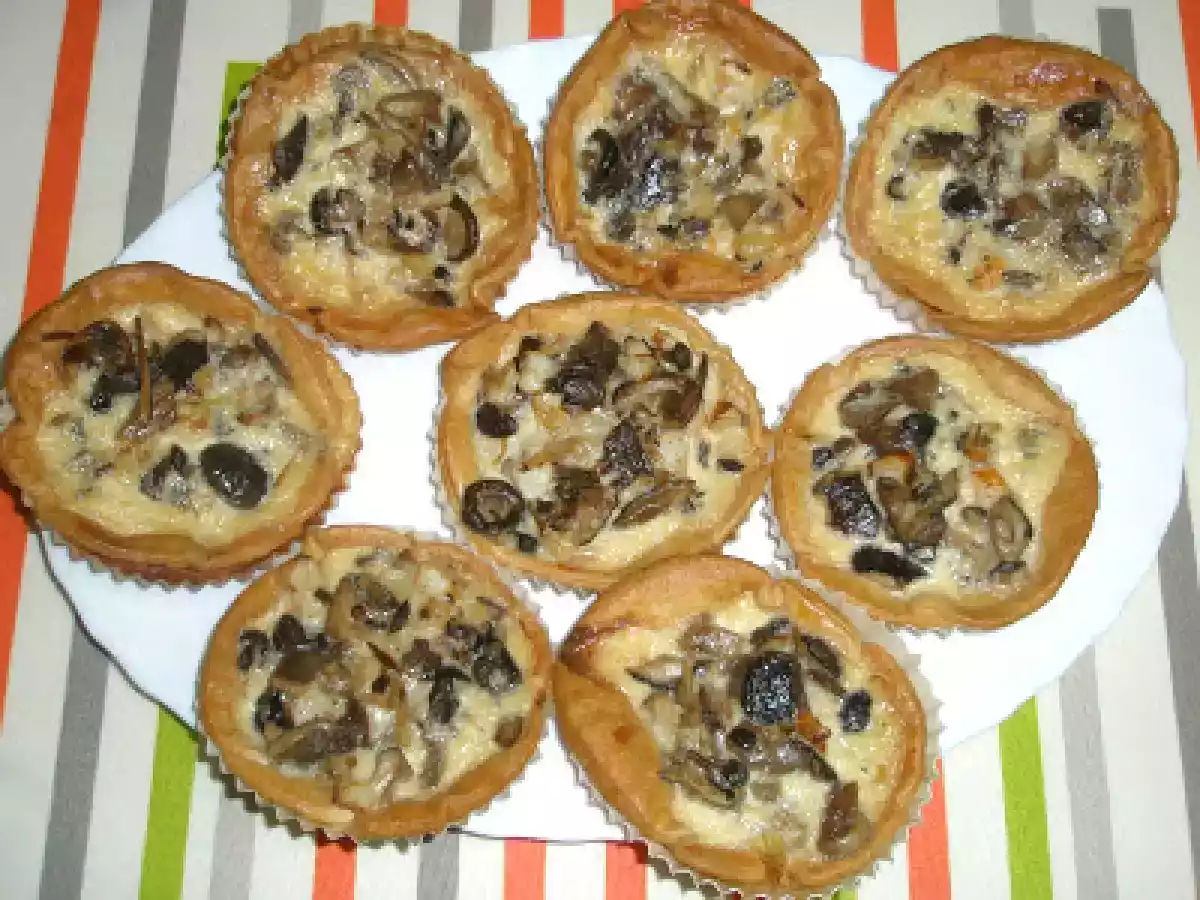 TARTALETAS DE GAMBAS, SETAS Y AJOS TIERNOS