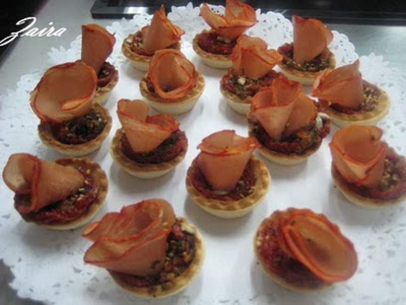 Tartaletas de lomo embuchado y tomates secos marinados, foto 2