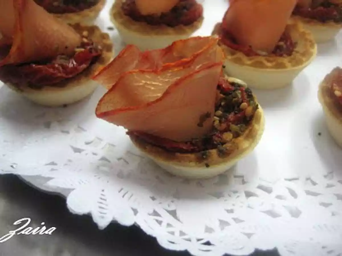 Tartaletas de lomo embuchado y tomates secos marinados - foto 3