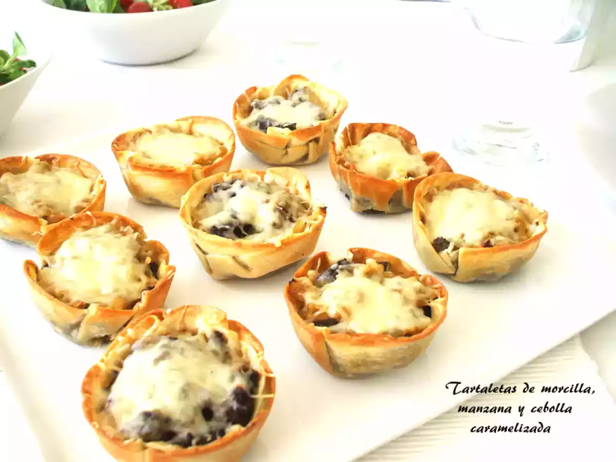 Tartaletas de morcilla y manzana