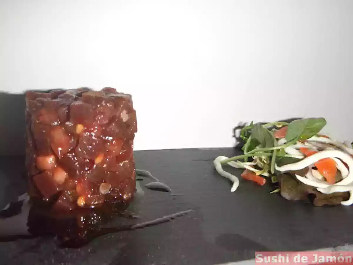 Tartar de Atún Rojo con reducción de arándanos
