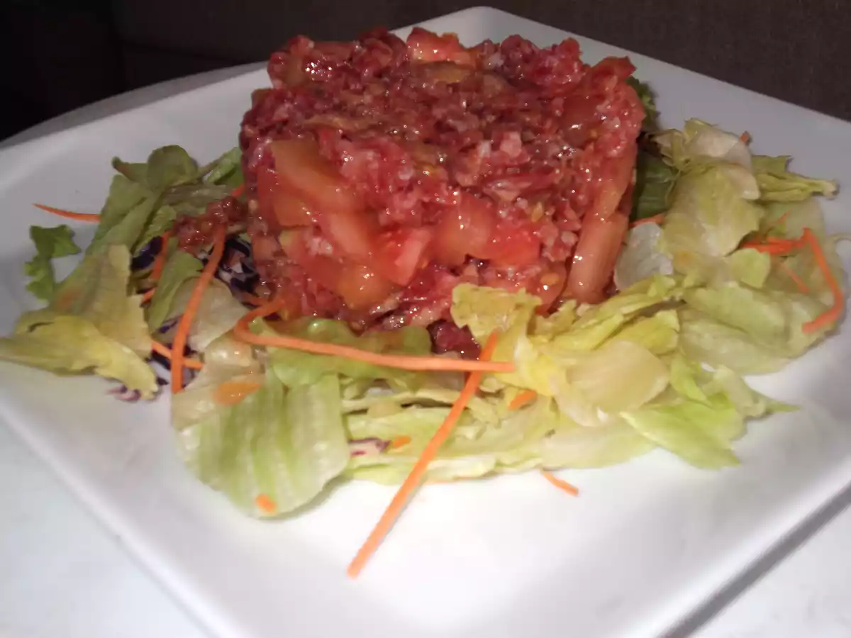 TARTAR DE FUET Y TOMATE - foto 2