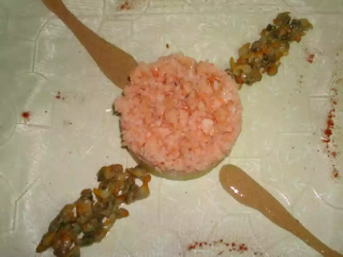 Tartar de langostinos con patata y salsa de mejillones - foto 2