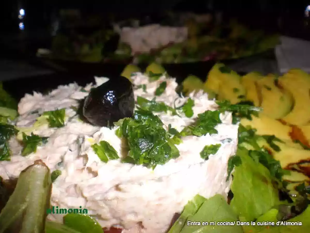 Tartar de tomates a la espuma de atun - foto 2