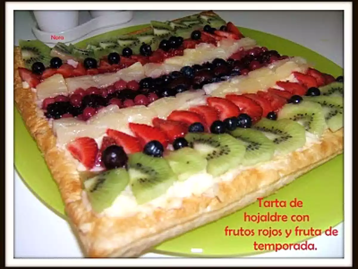 Tartas de hojaldre con frutos rojos y frutas de temporada. - foto 3