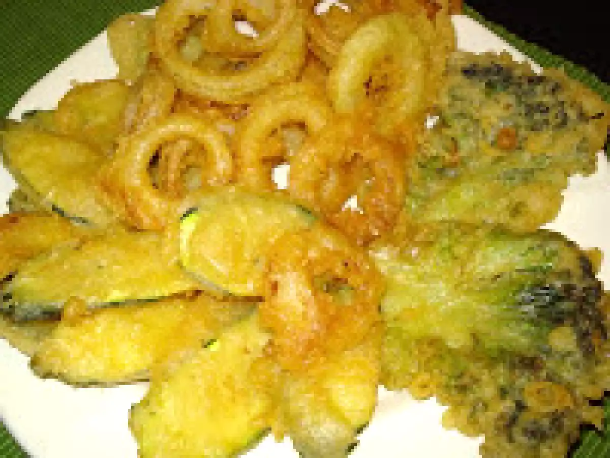 Tempura de calabacín, cebolla y lechuga