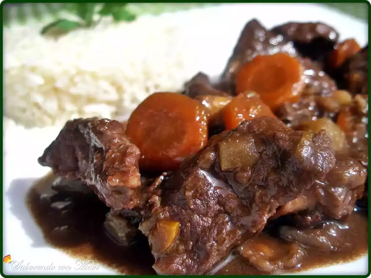 Ternera en salsa de chocolate y galletas - foto 2