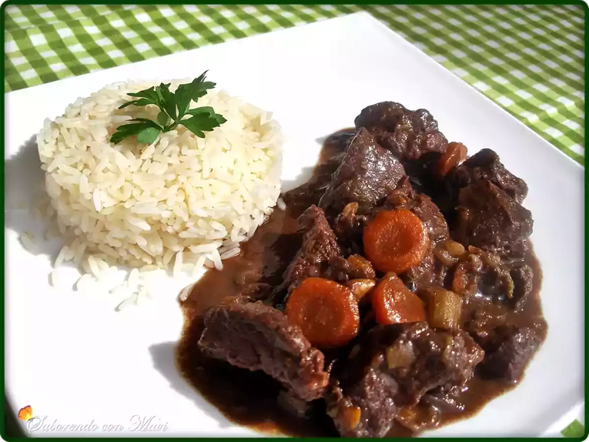 Ternera en salsa de chocolate y galletas - foto 3