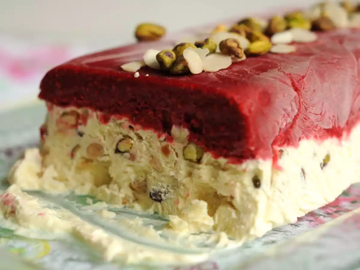 Terrina Helada de Frambuesas y Turrón