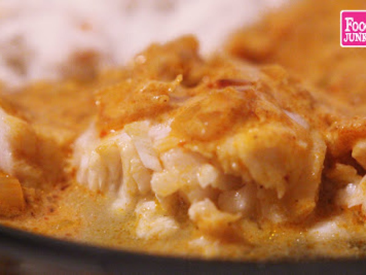 Tilapia al horno con salsa de curry y coco Receta Petitchef