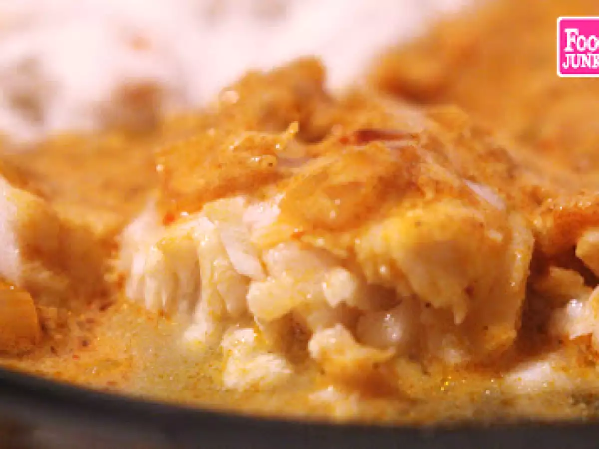 Tilapia al horno con salsa de curry y coco