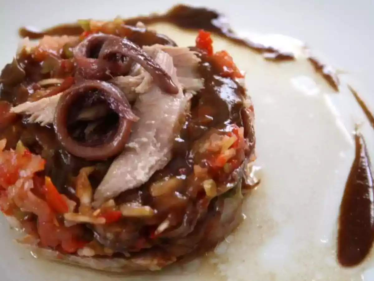 Timbal de anchoas del Cantábrico y ventresca de bonito con vinagreta