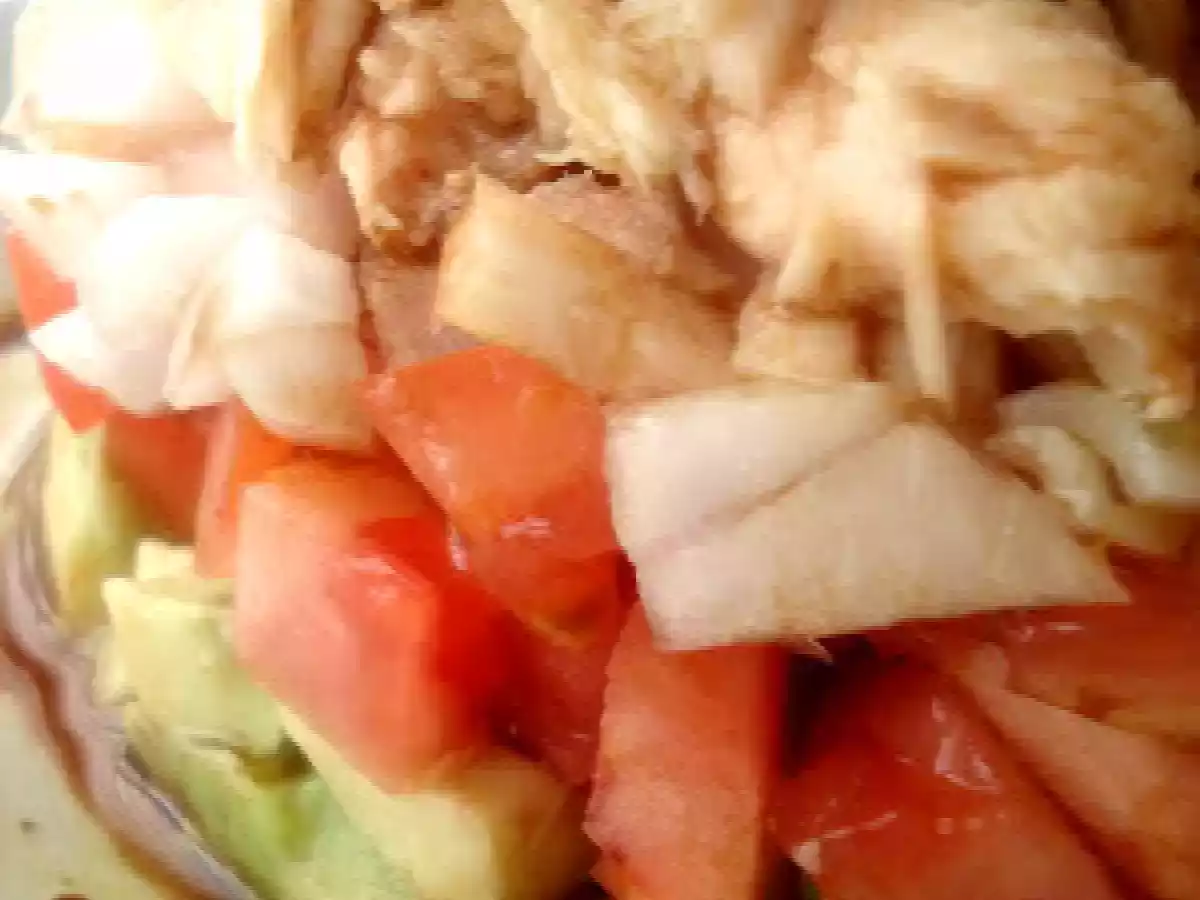 TIMBAL DE ENSALADA CON AGUACATE - foto 2