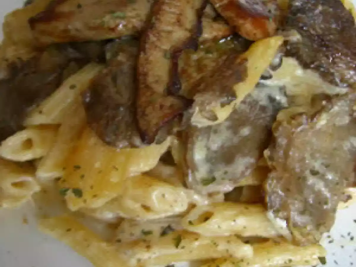 TIMBAL DE MACARRONES CON SETAS GRATINADAS Y FOIE