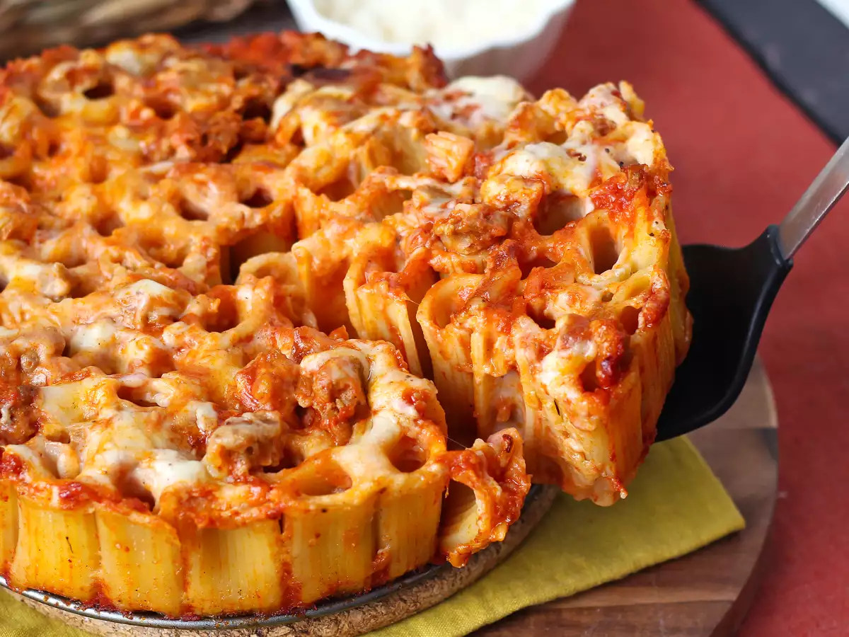 Timbal de rigatoni al horno con salchicha, bechamel y mozzarella - foto 7