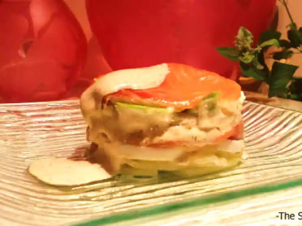 Timbal de salmón ahumado, aguacate y patata con salsa de mostaza - foto 2