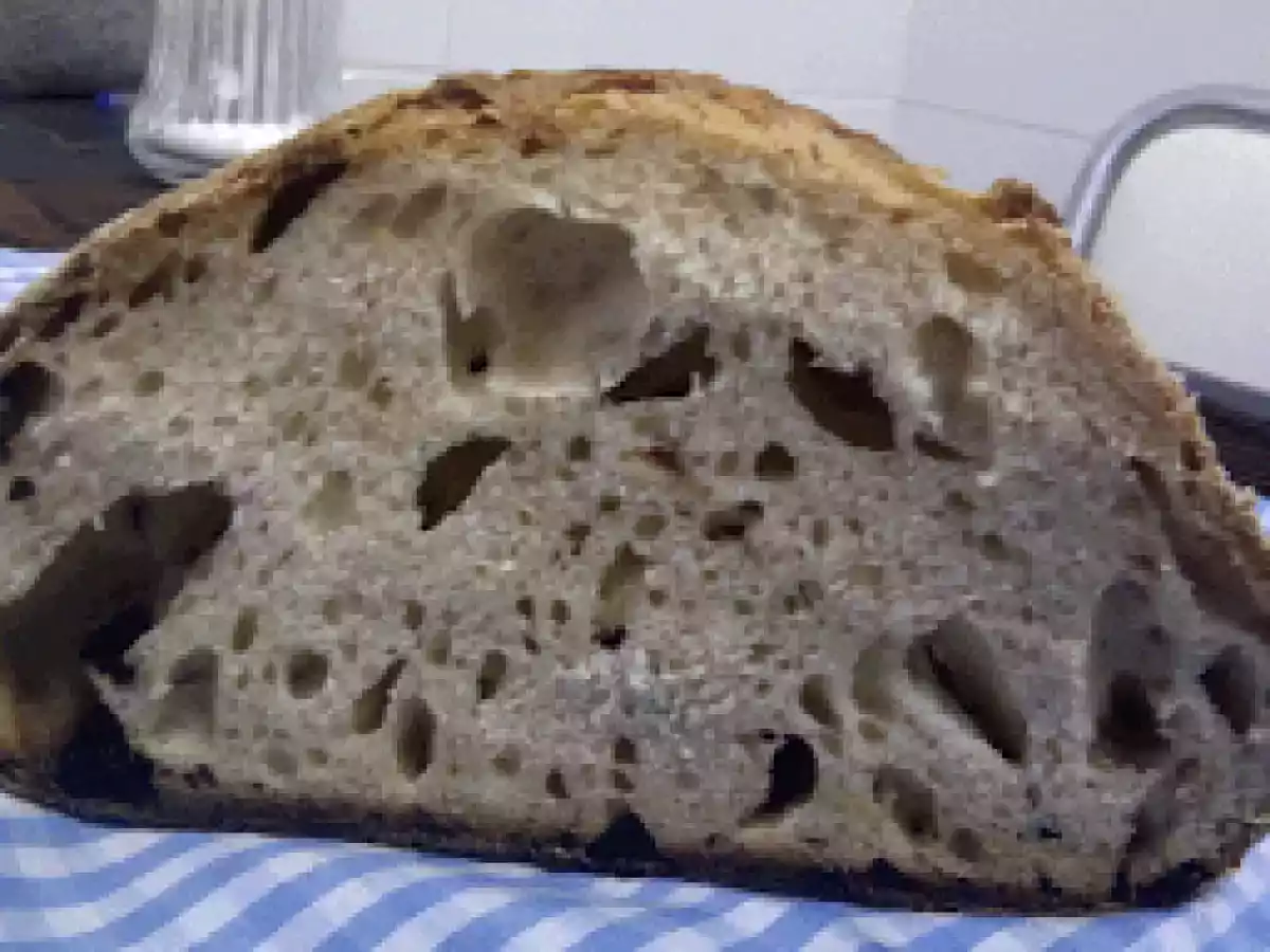 Tipula eta mahatspasa ogia / Pan de cebolla y pasas