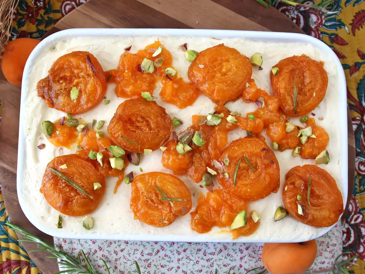 Tiramisú de albaricoques asados: el postre afrutado y cremoso perfecto para el verano - foto 5