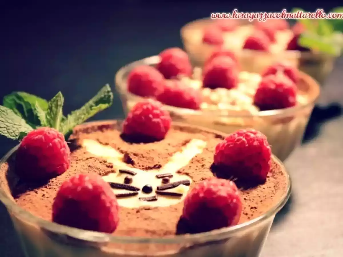 Tiramisú de coco, chocolate blanco y frambuesas - foto 2