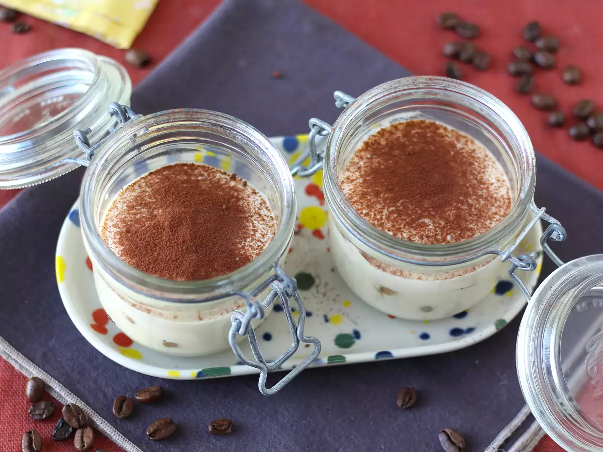 Tiramisú de tofu sedoso sin mascarpone ni huevos