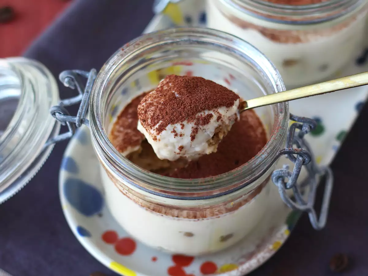 Tiramisú de tofu sedoso sin mascarpone ni huevos - foto 4
