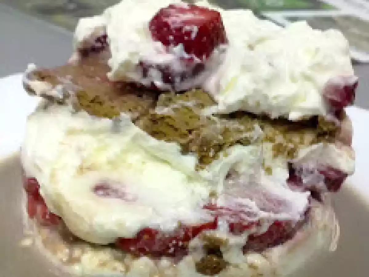 TIRAMISÚ FALSO DE FRESAS. - foto 3