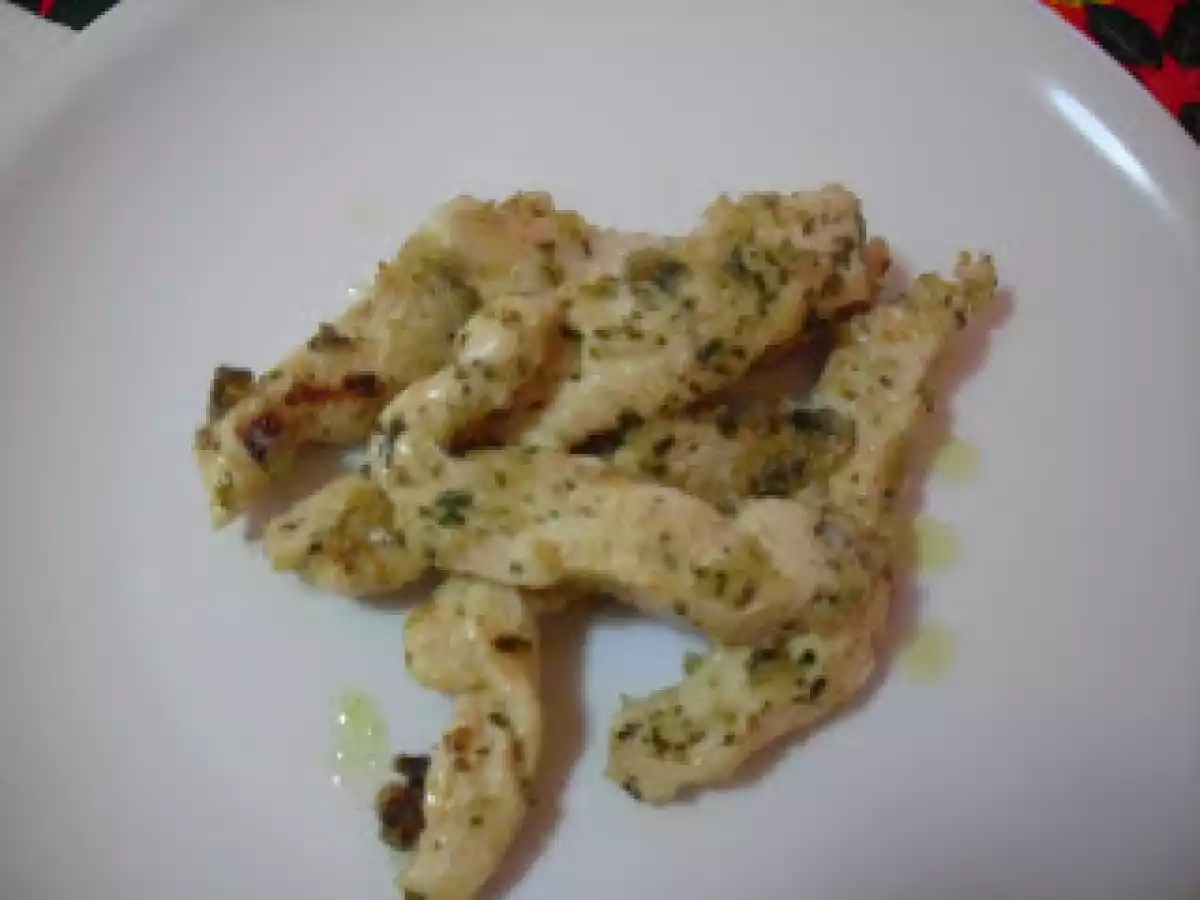 Tiras de pechuga de pollo con perejíl