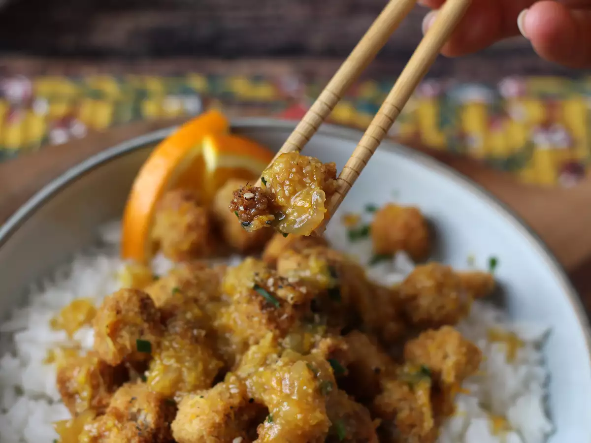 Tofu crujiente a la naranja, al estilo del pollo a la naranja