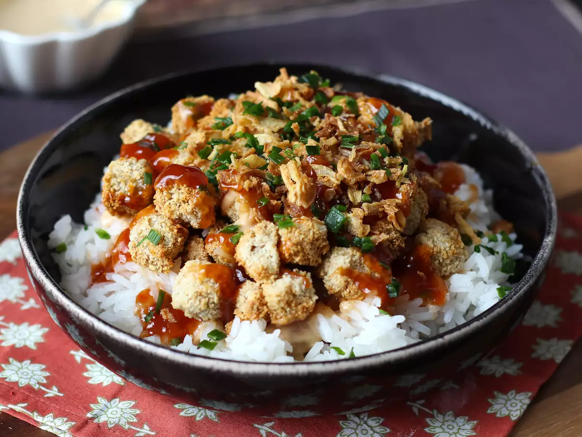 Tofu crujiente con arroz y salsa cremosa: la versión vegetariana del pollo crousty - foto 3