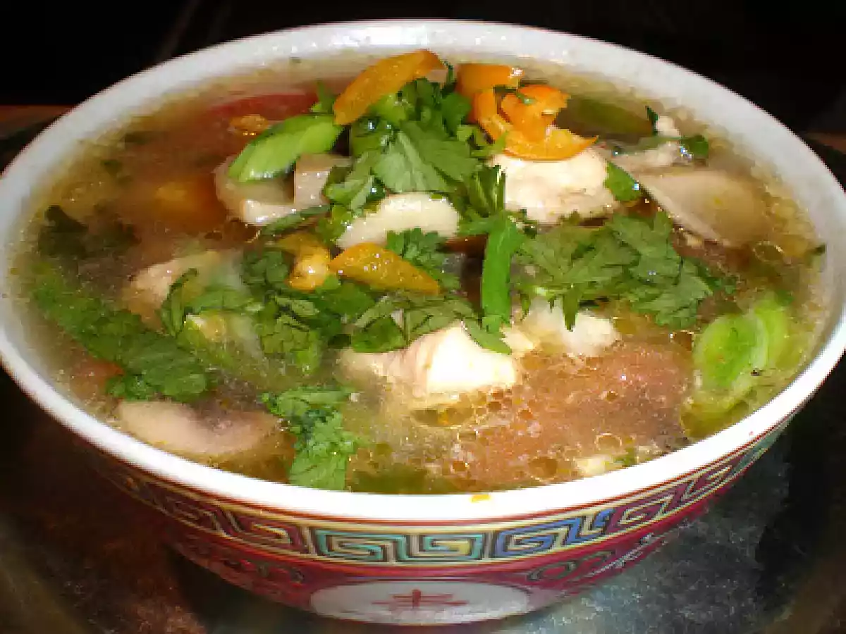 TOM YUM GAI, SOPA DE POLLO VIETNAMITA