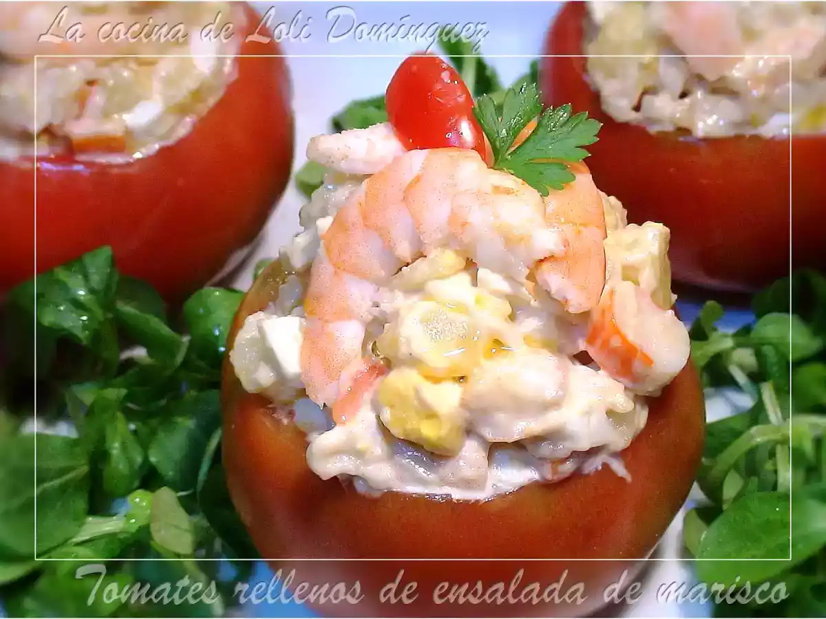 Tomates rellenos de ensalada de marisco (El video subtitulado para sordos)