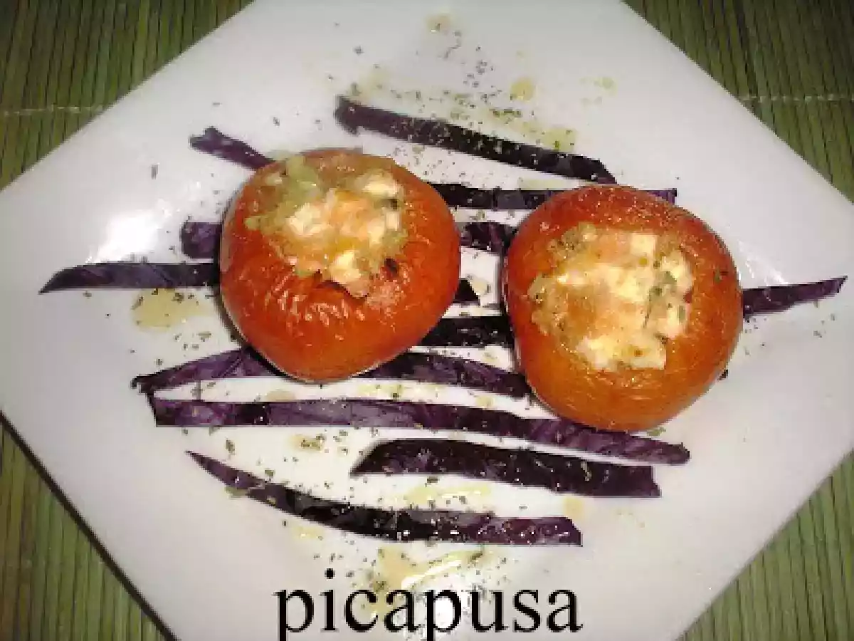 TOMATES RELLENOS DE MOZzARELLA Y ALBAHACA