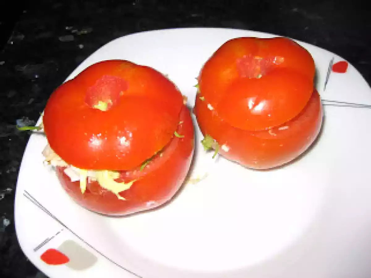 Tomates rellenos fríos
