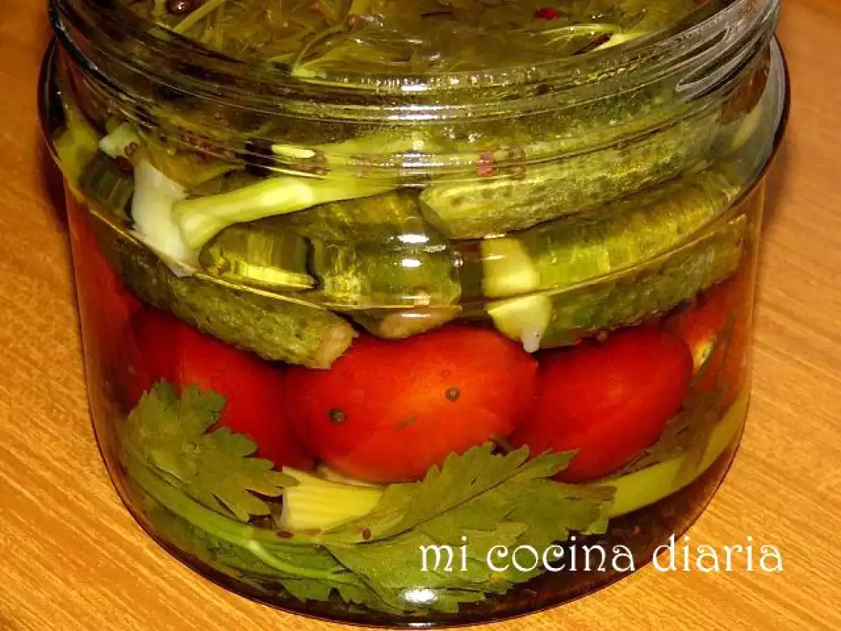 Tomates y pepinos marinados - foto 6
