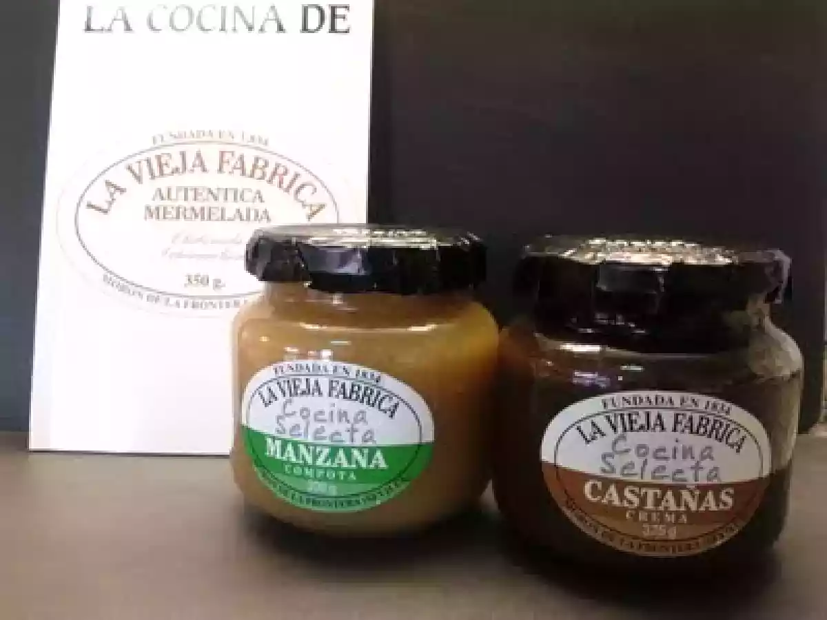 Torta de aceite con nata, crema de castañas y crocante de avellanas - foto 2