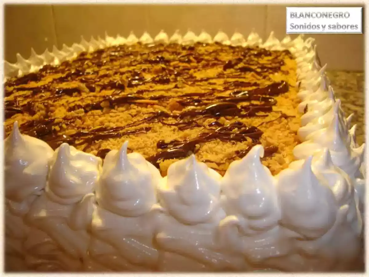 Torta de mantecol, nutella y mistela