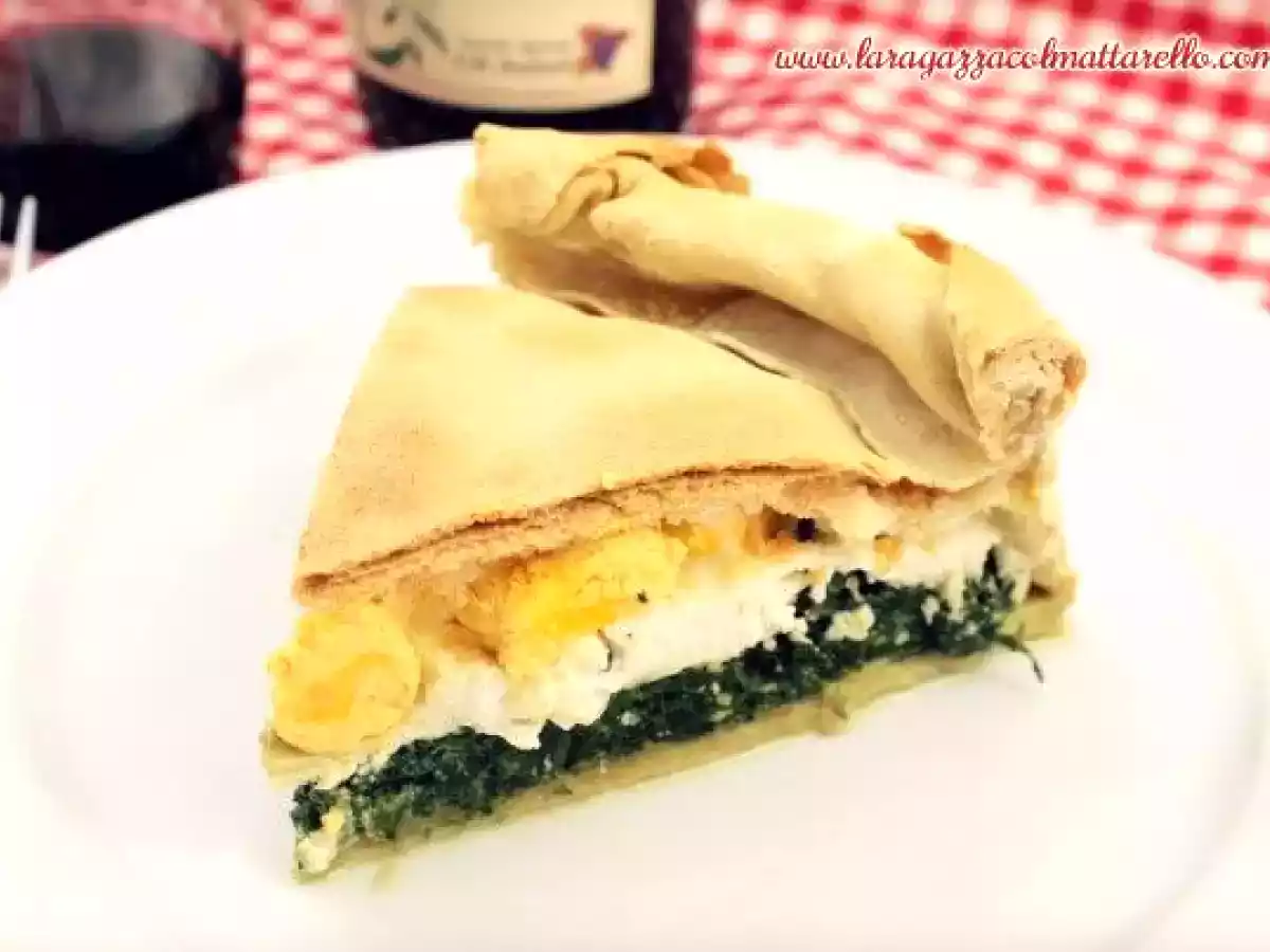Torta pasqualina. Tarta con ricotta, huevo y espinacas