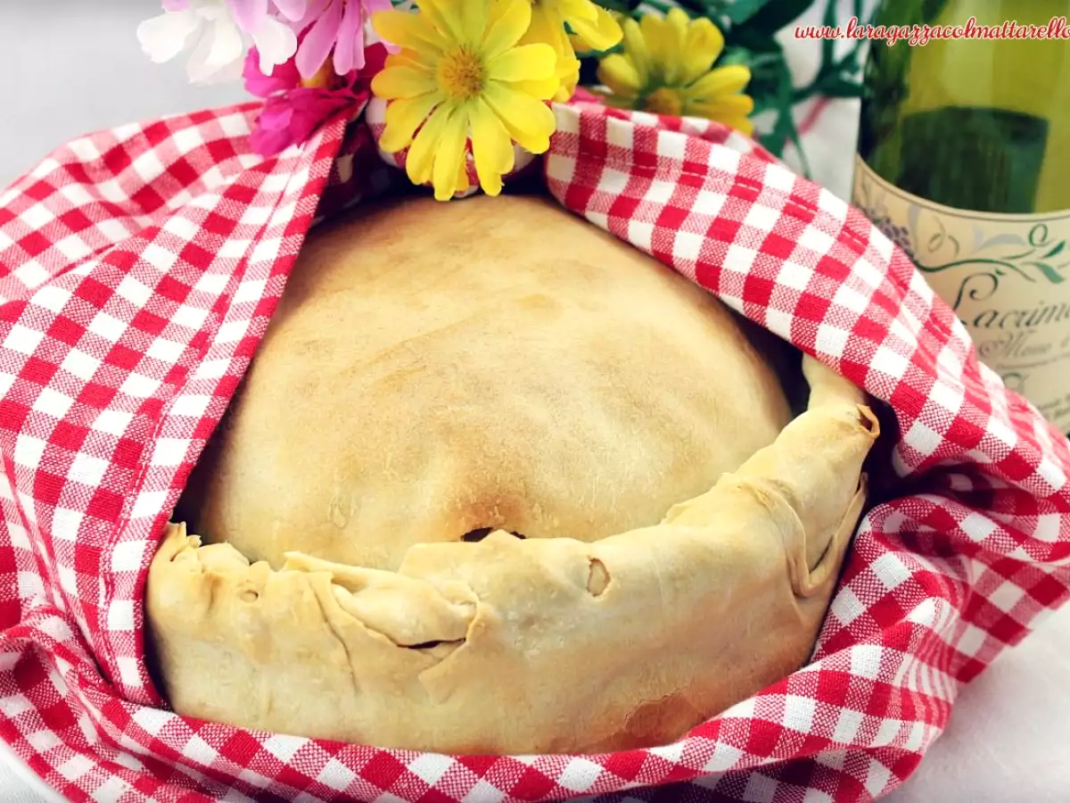 Torta pasqualina. Tarta con ricotta, huevo y espinacas - foto 2