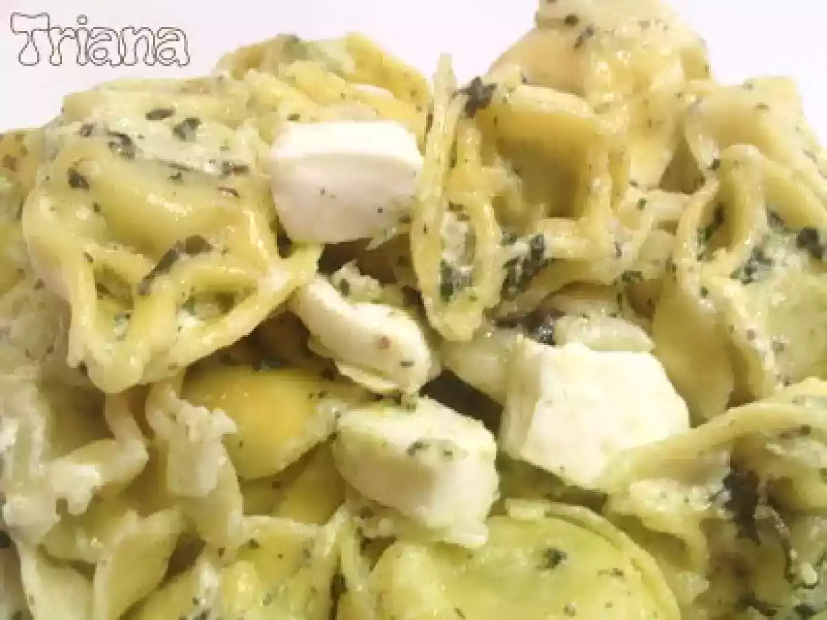 Tortellini a la crema de ricotta y espinacas