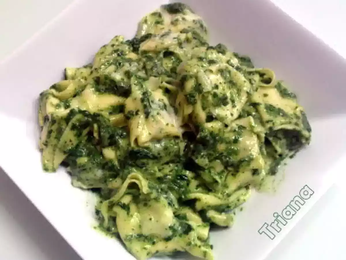 Tortellini de trufa blanca y queso Granfinezza con crema de espinacas - foto 2