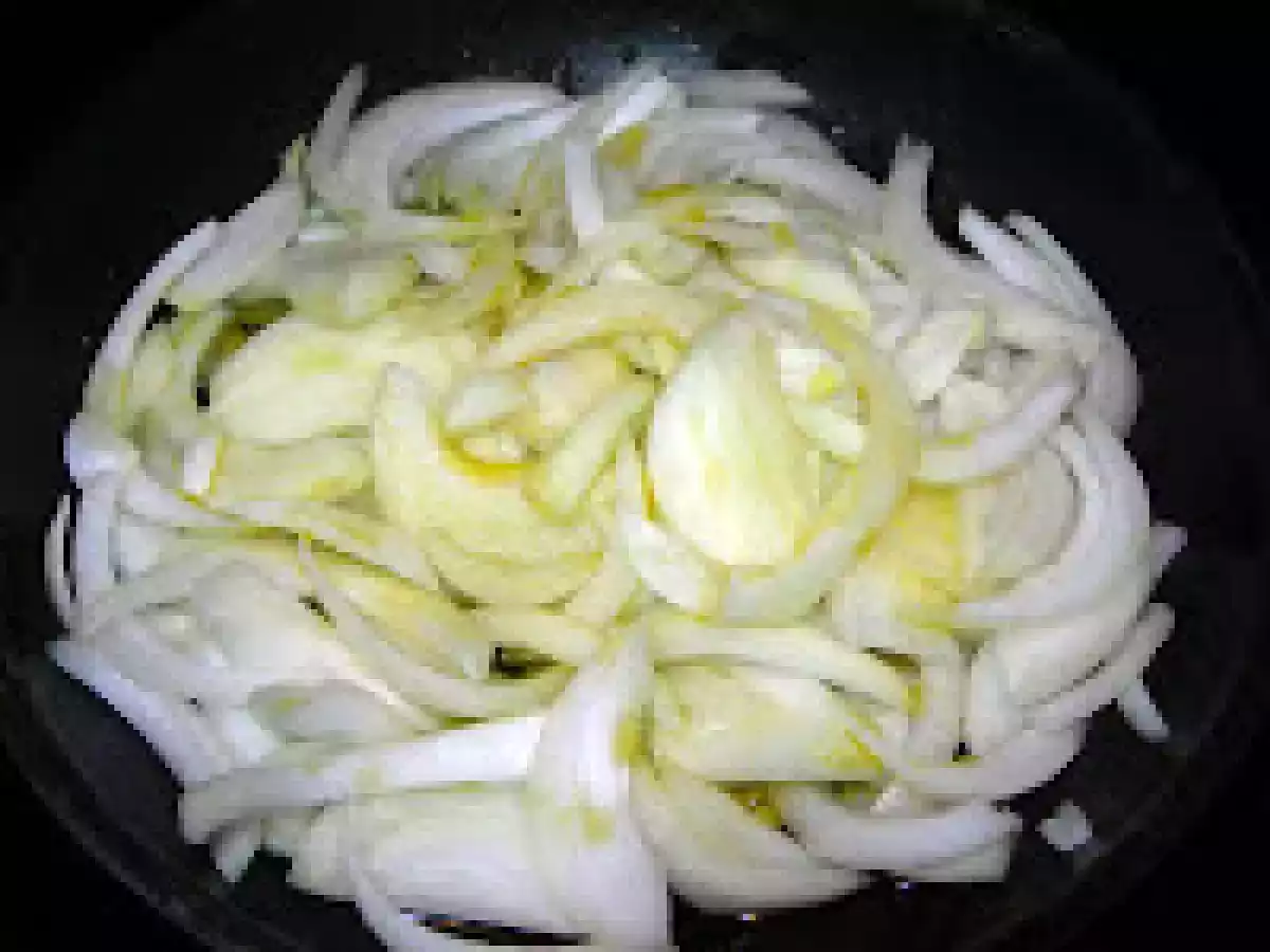 Tortilla de bacalao con cebolla caramelizada. Paso a paso - foto 7