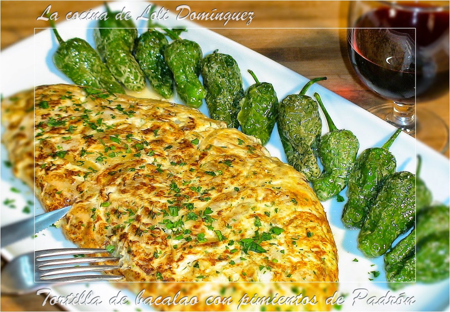 Tortilla de bacalao con pimientos de padrón Receta Petitchef
