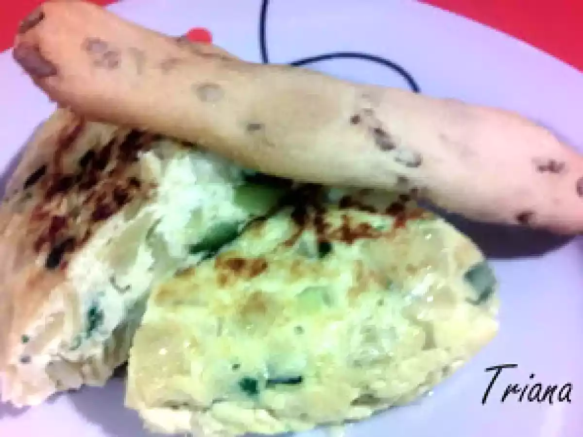 Tortilla de calabacin y cebolla fresca - foto 2