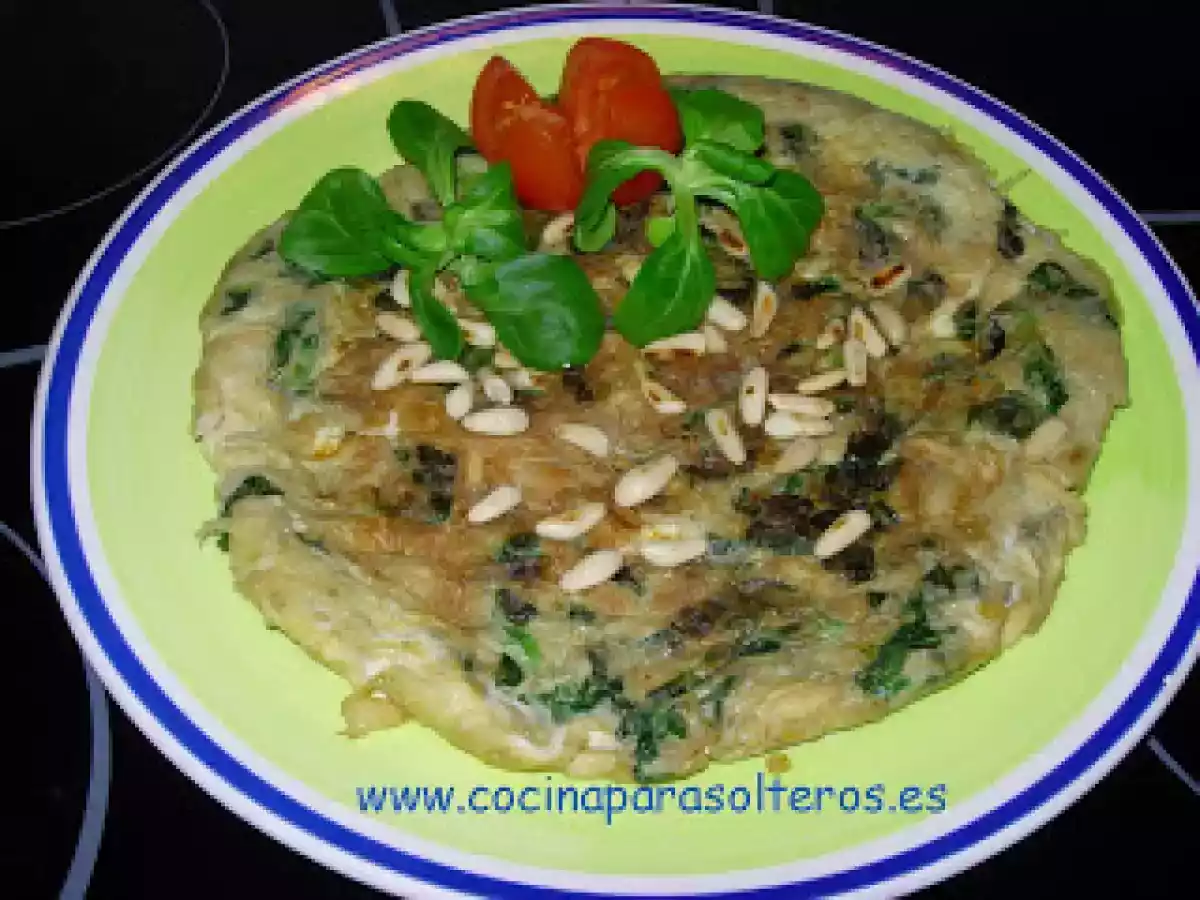 TORTILLA DE CANÓNIGOS Y PIÑONES