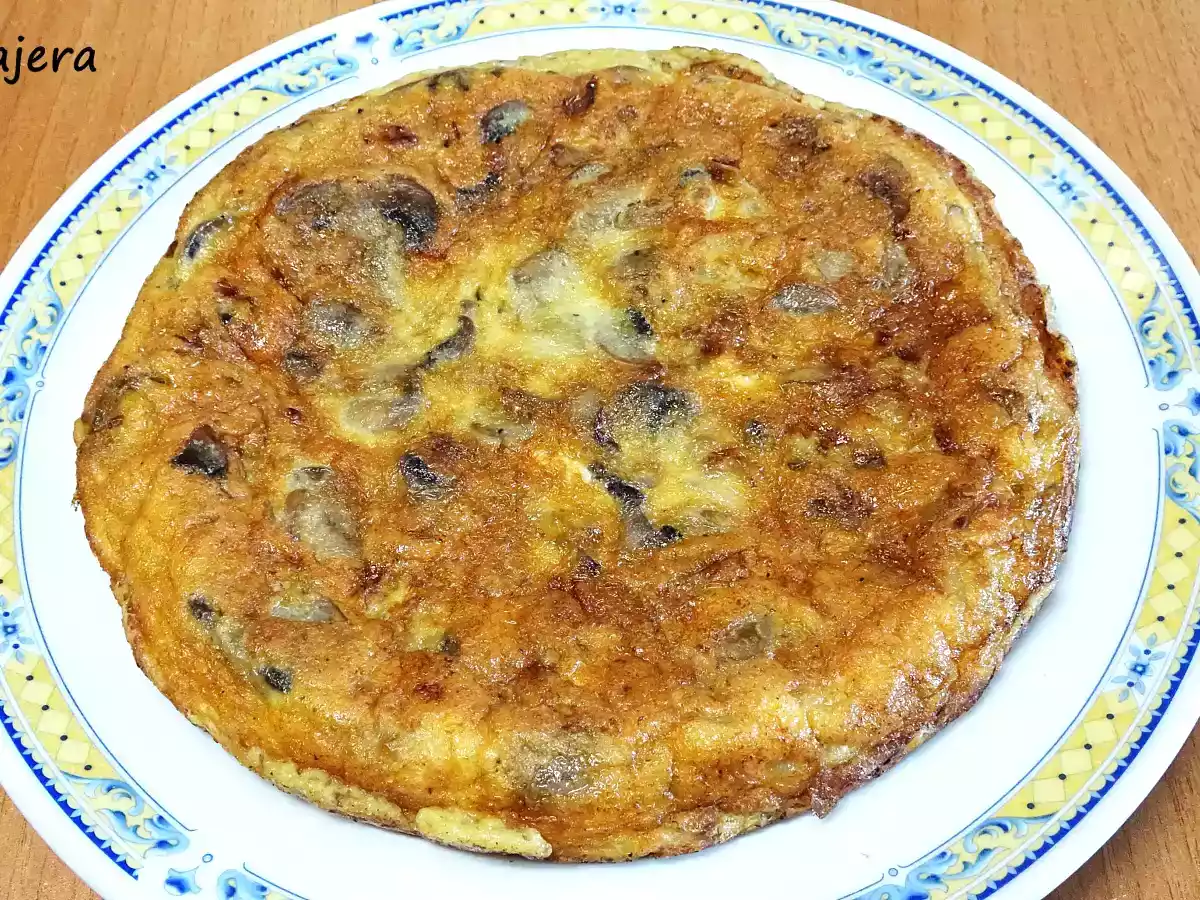 Tortilla de champiñones y cebolla