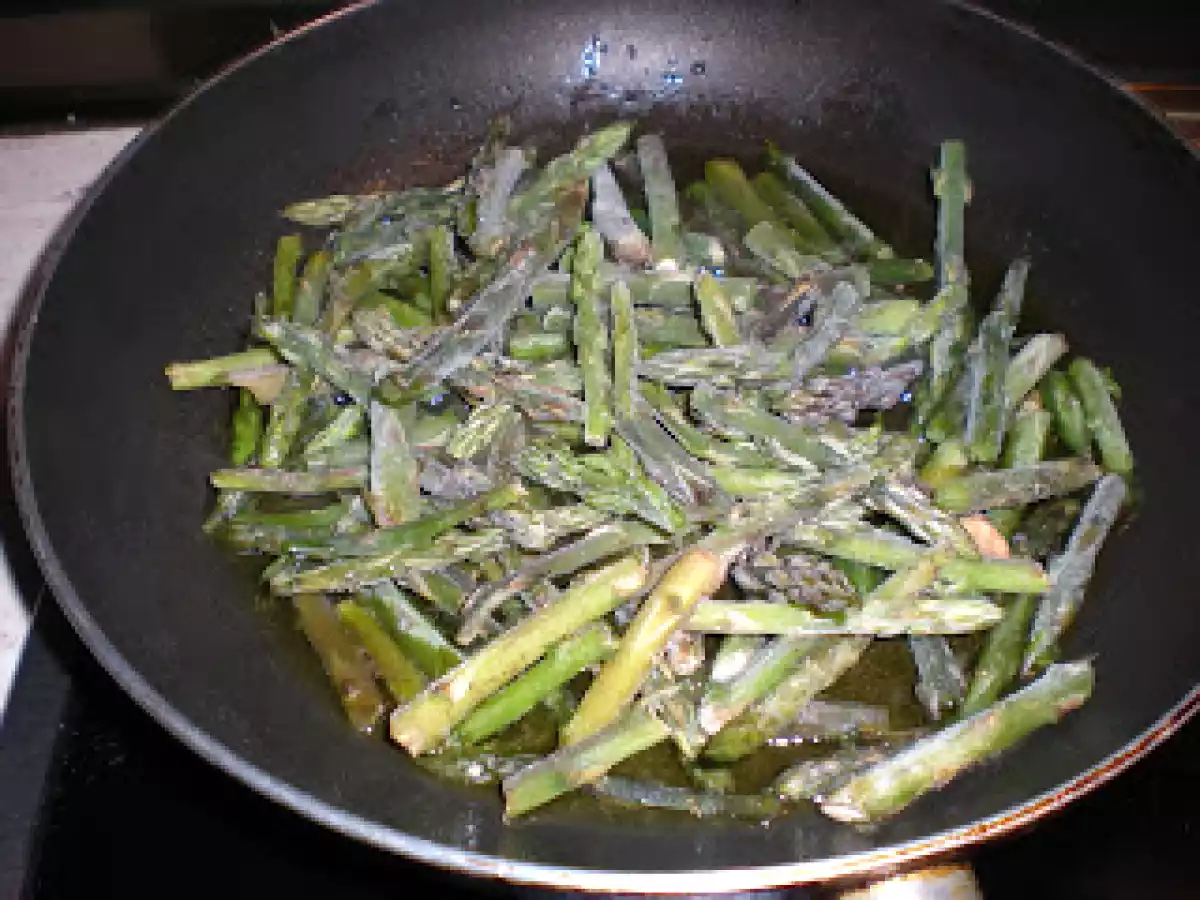 Tortilla de espárragos trigueros salvajes - foto 4