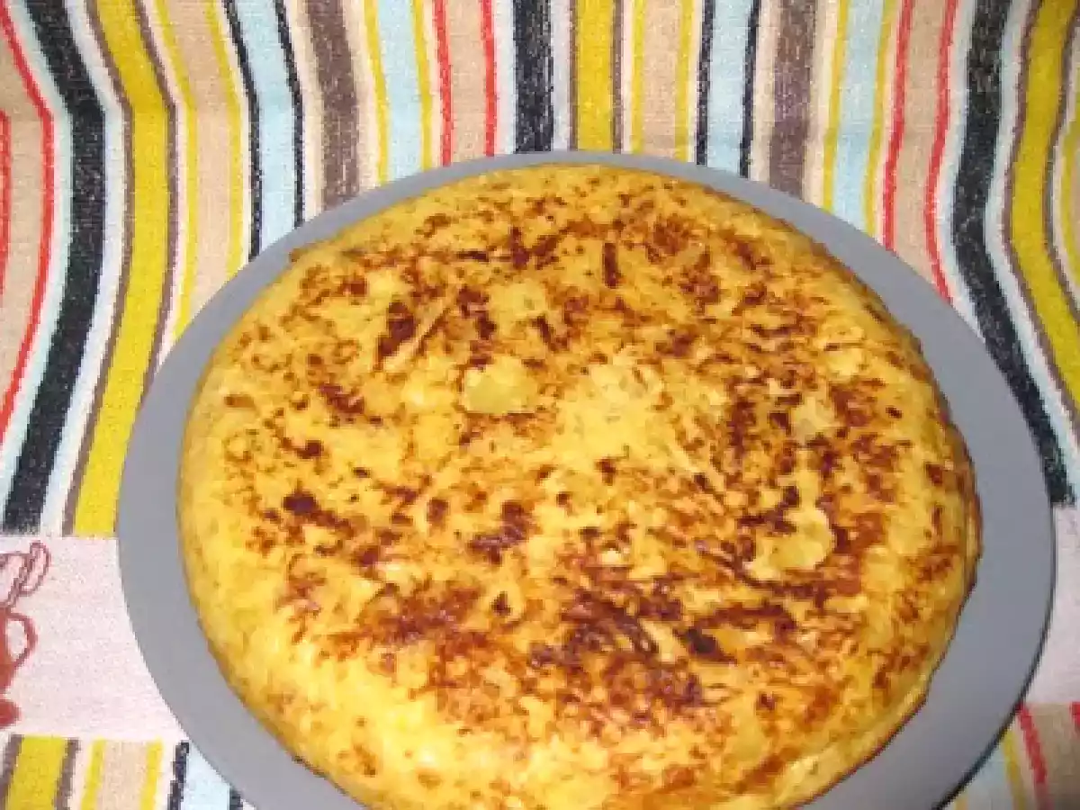 Tortilla de patata con cebolla y calabacín