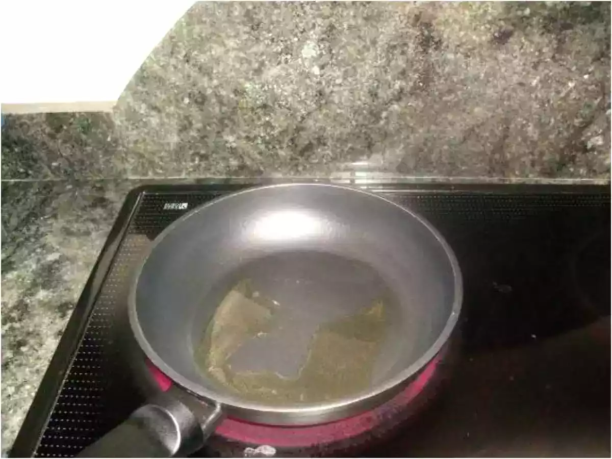 TORTILLA DE PATATAS CON BONITO EN ESCABECHE - foto 5