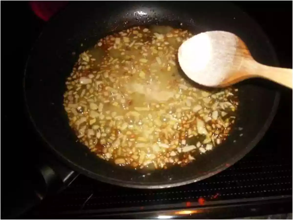 TORTILLA DE PATATAS EN SALSA - foto 2