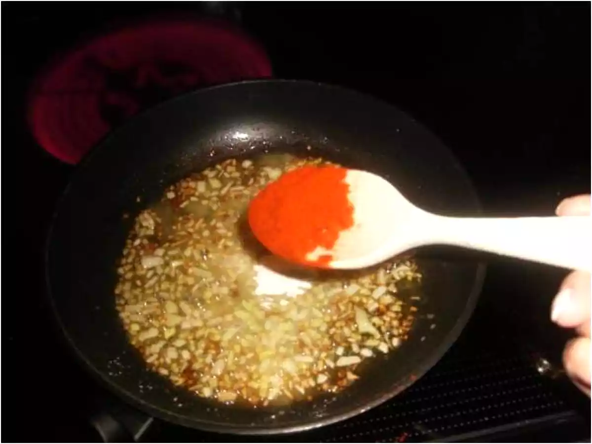 TORTILLA DE PATATAS EN SALSA - foto 3